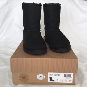 Black Classic Short UGG Boots